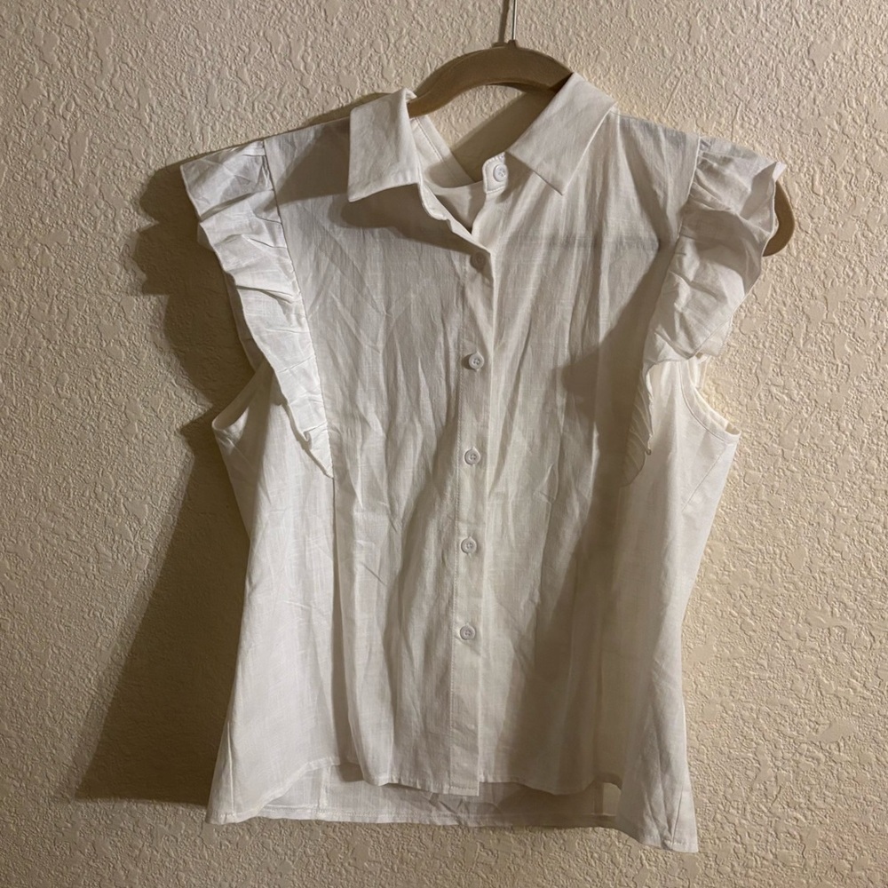 SHEIN White Ruffled Sleeve Women's Button Up Top